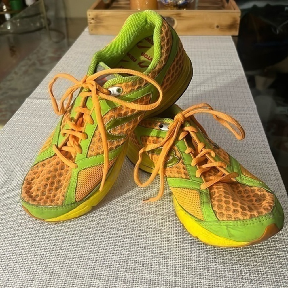 Newton Distance Running Shoes, size 39.5EUR. Or 8.5 US RUNS A LITTLE BIG